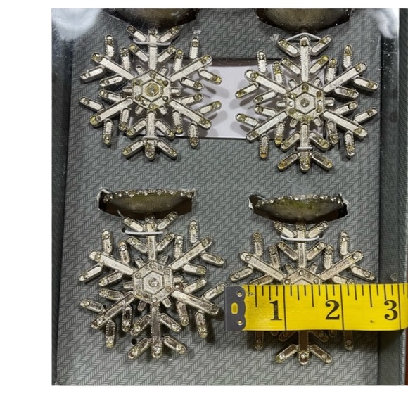 Threshold Set of 4 Snowflake Place Card Holders - Picture 2 of 5